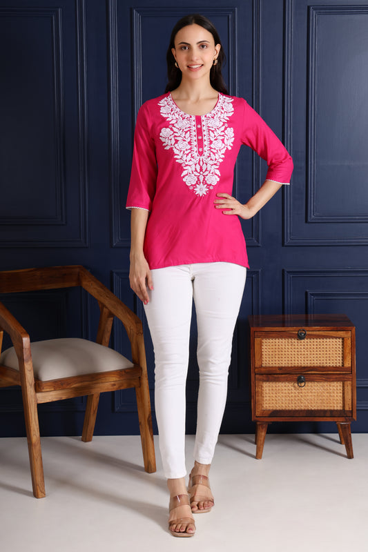 Women Embriodered Short Regular Fit Kurti