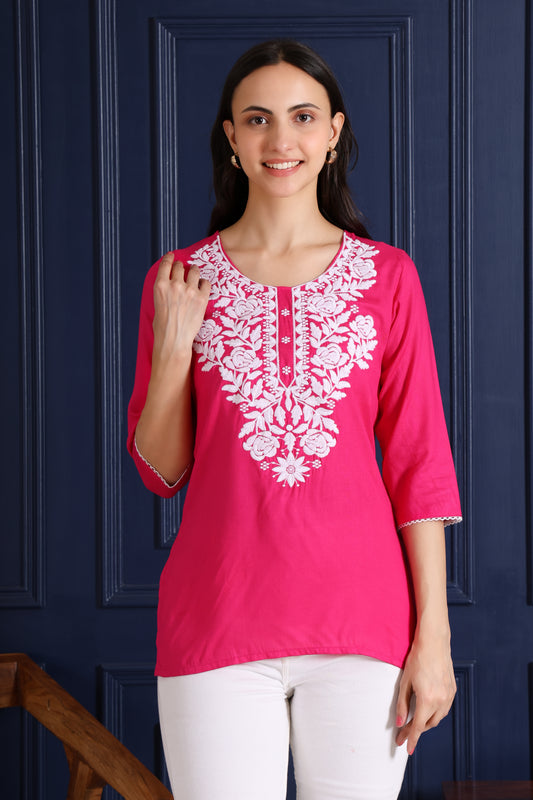 Women Embriodered Short Regular Fit Kurti