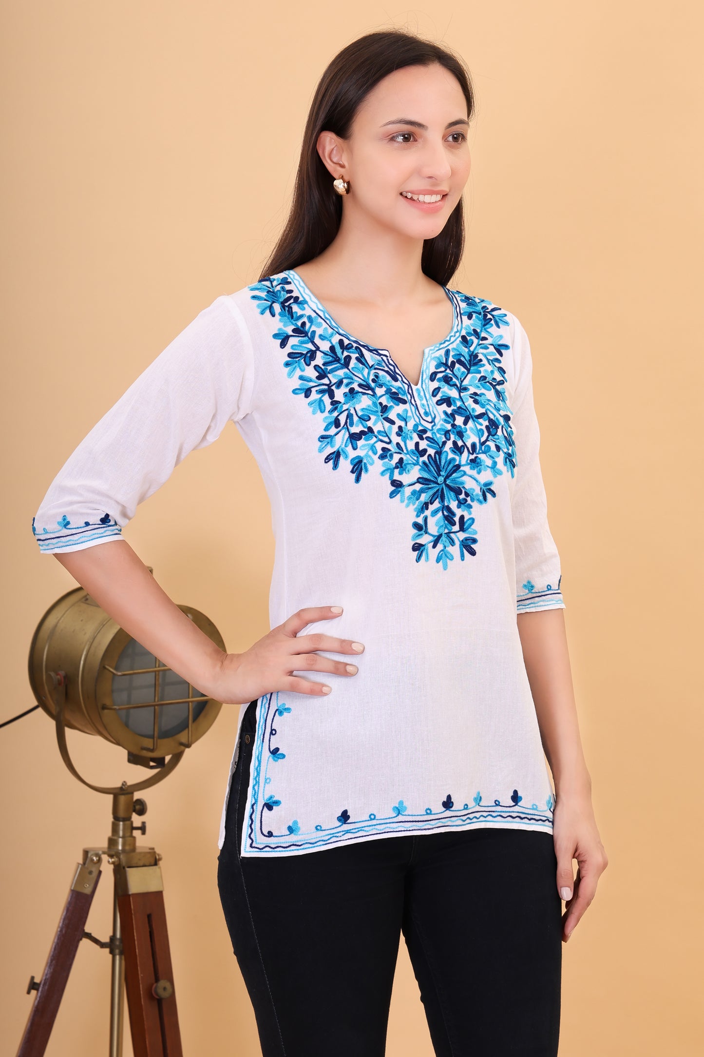 Women's Cotton Straight Kashmiri Embroidery Kurti