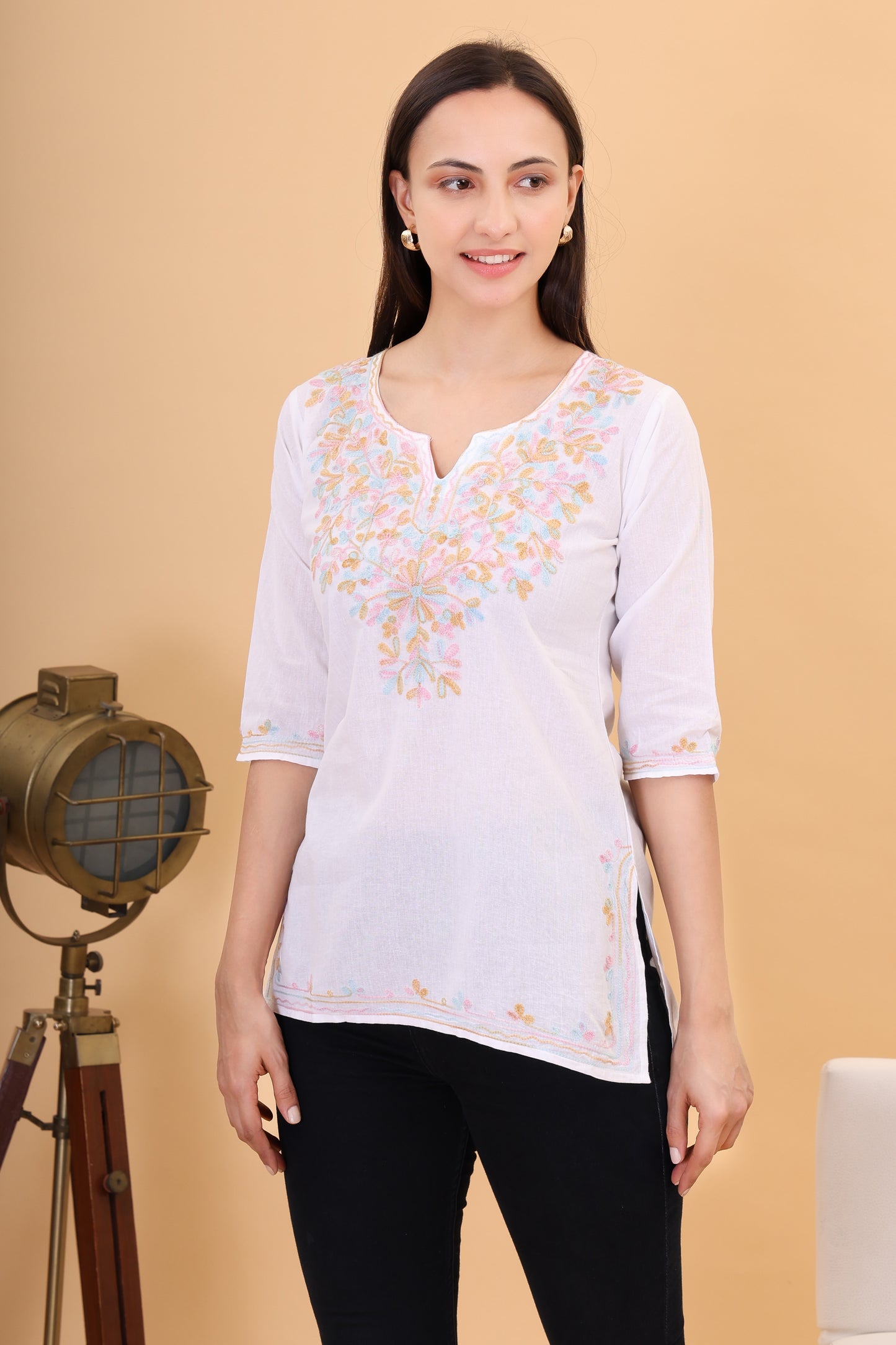 Women's Cotton Straight Kashmiri Embroidery Kurti