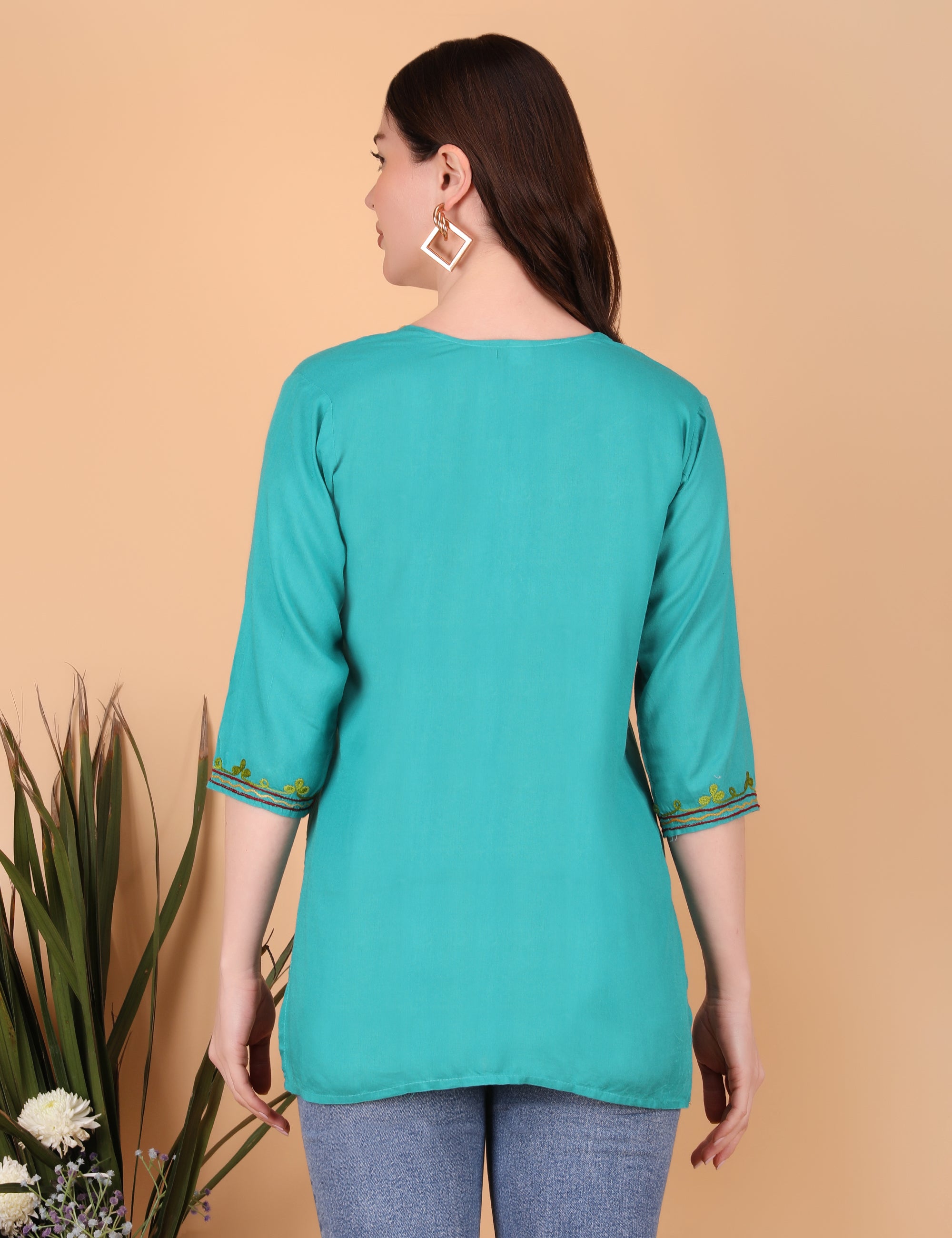 Women Ryon Kashmiri Embriodered Short Regular Fit Kurti