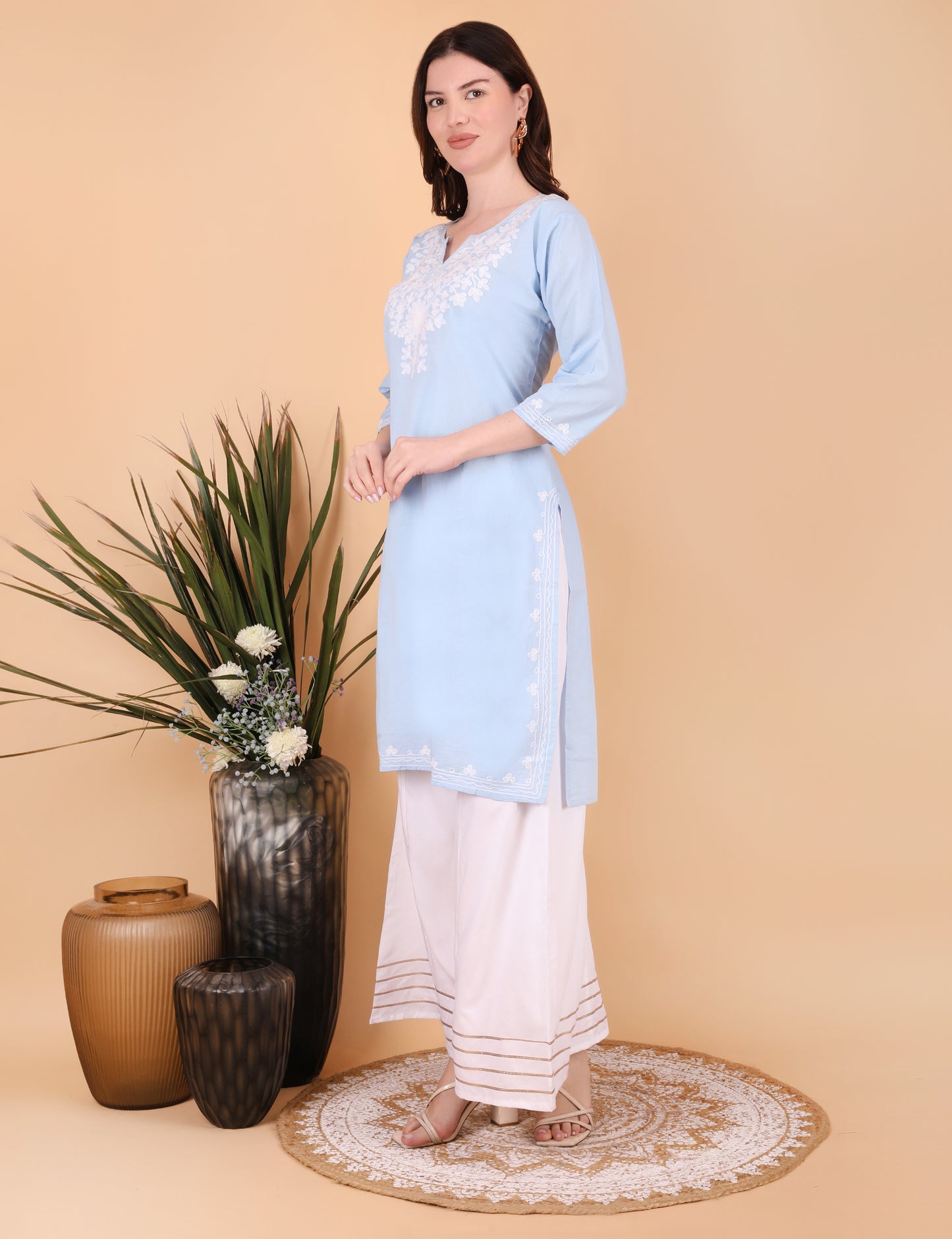 Women's Cotton Straight Kashmiri Embroidery Kurti