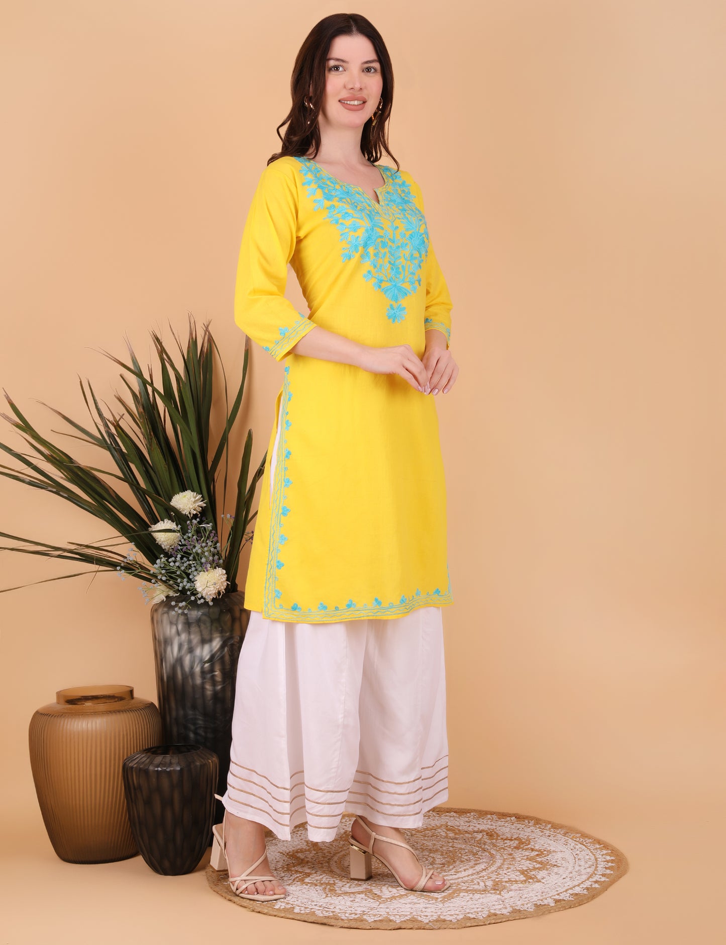 Women's Cotton Straight Kashmiri Embroidery Kurti