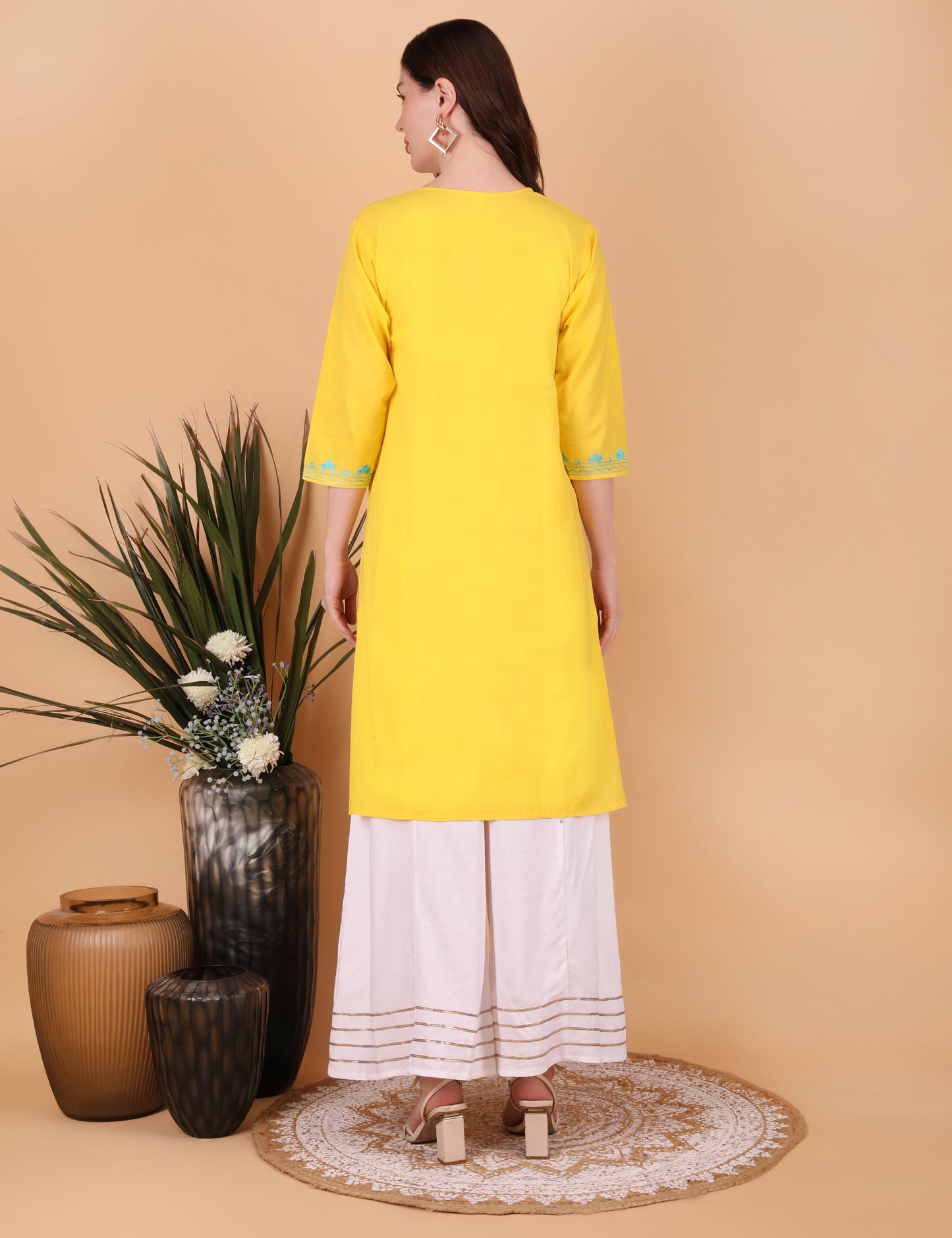 Women's Cotton Straight Kashmiri Embroidery Kurti