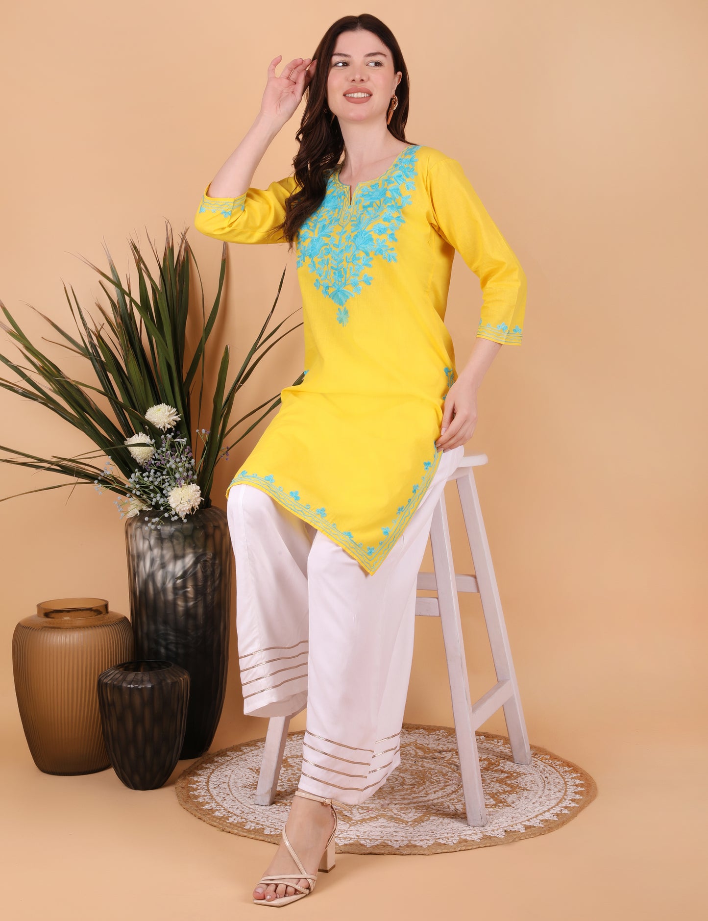 Women's Cotton Straight Kashmiri Embroidery Kurti