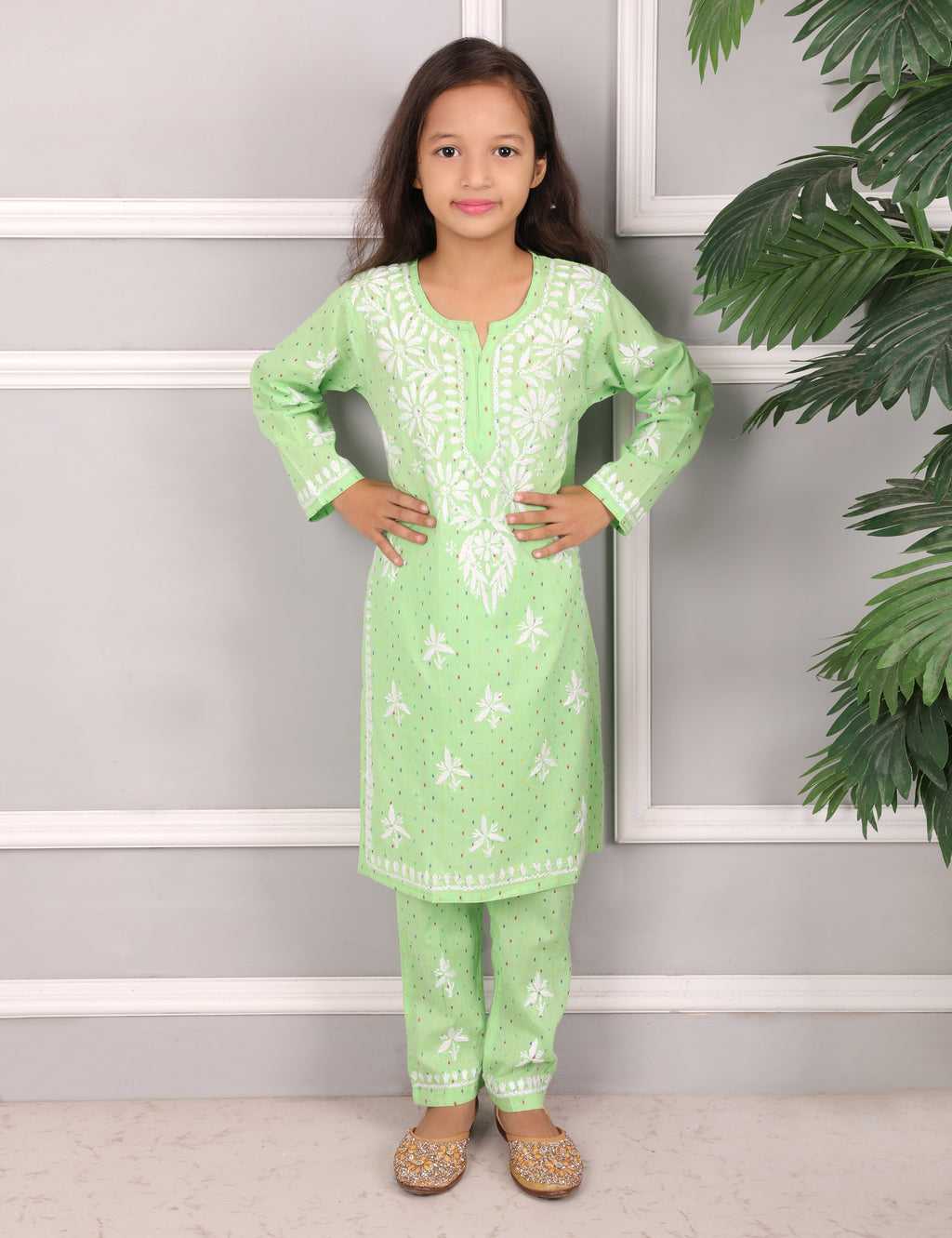 iKRABIB Kids Lucknowi Chikankari Kurti & Pant Set, 3/4 Sleeves