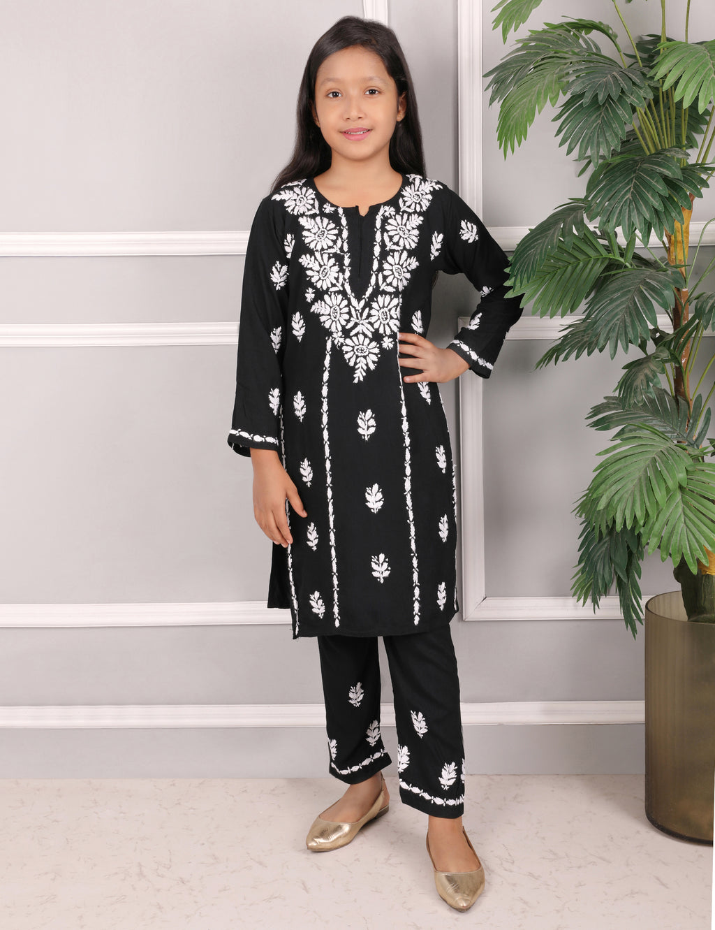 Kids Traditional Lucknowi Chikankari Kurti Paint Set, 3/4 Sleeves, Ethnic Wear