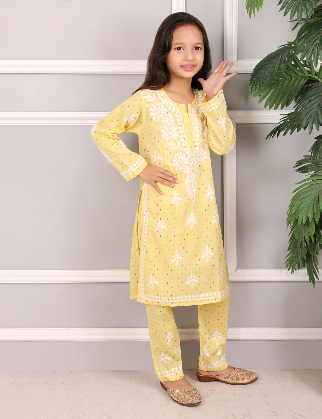 iKRABIB Kids Lucknowi Chikankari Kurti & Pant Set, 3/4 Sleeves