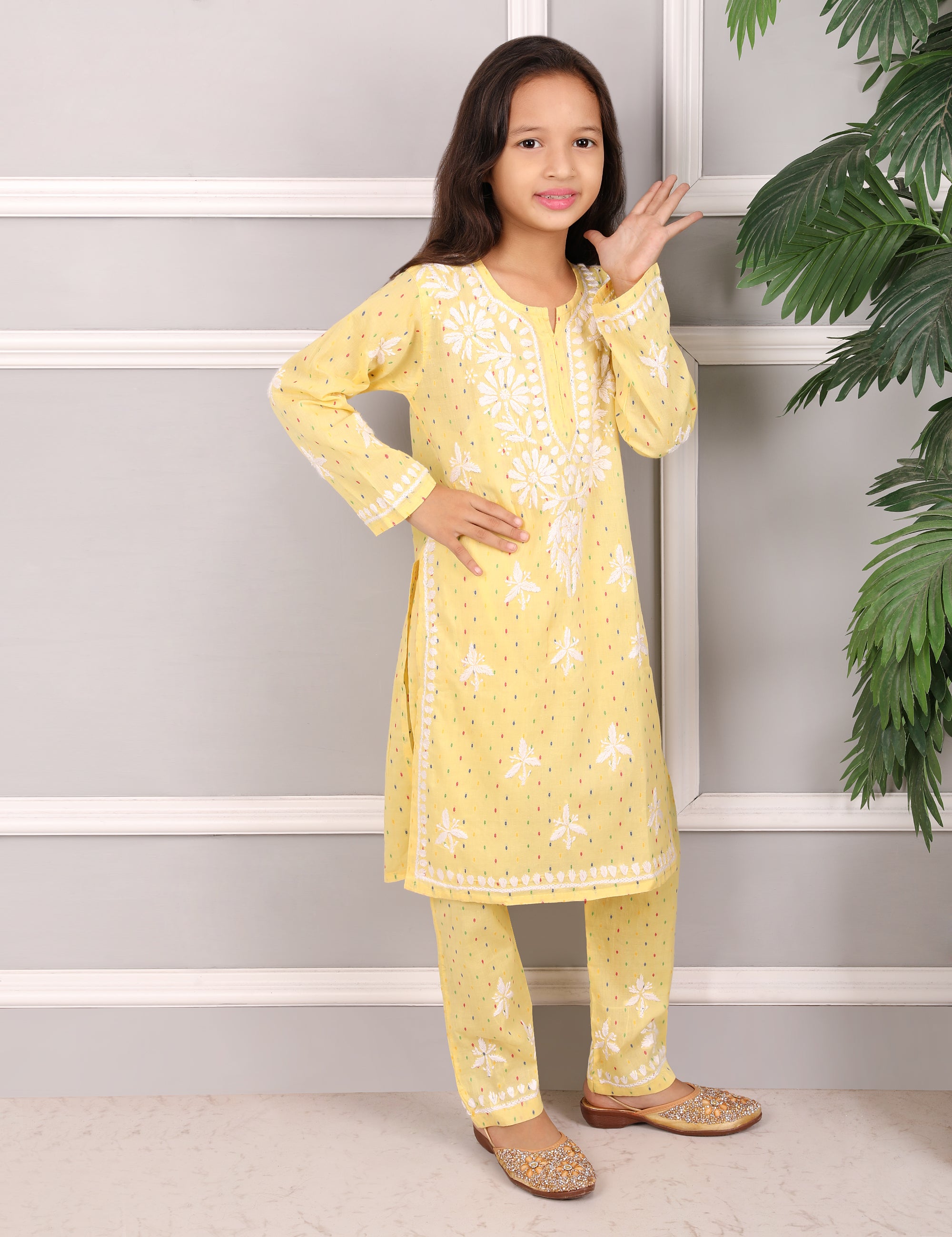 iKRABIB Kids Lucknowi Chikankari Kurti & Pant Set, 3/4 Sleeves