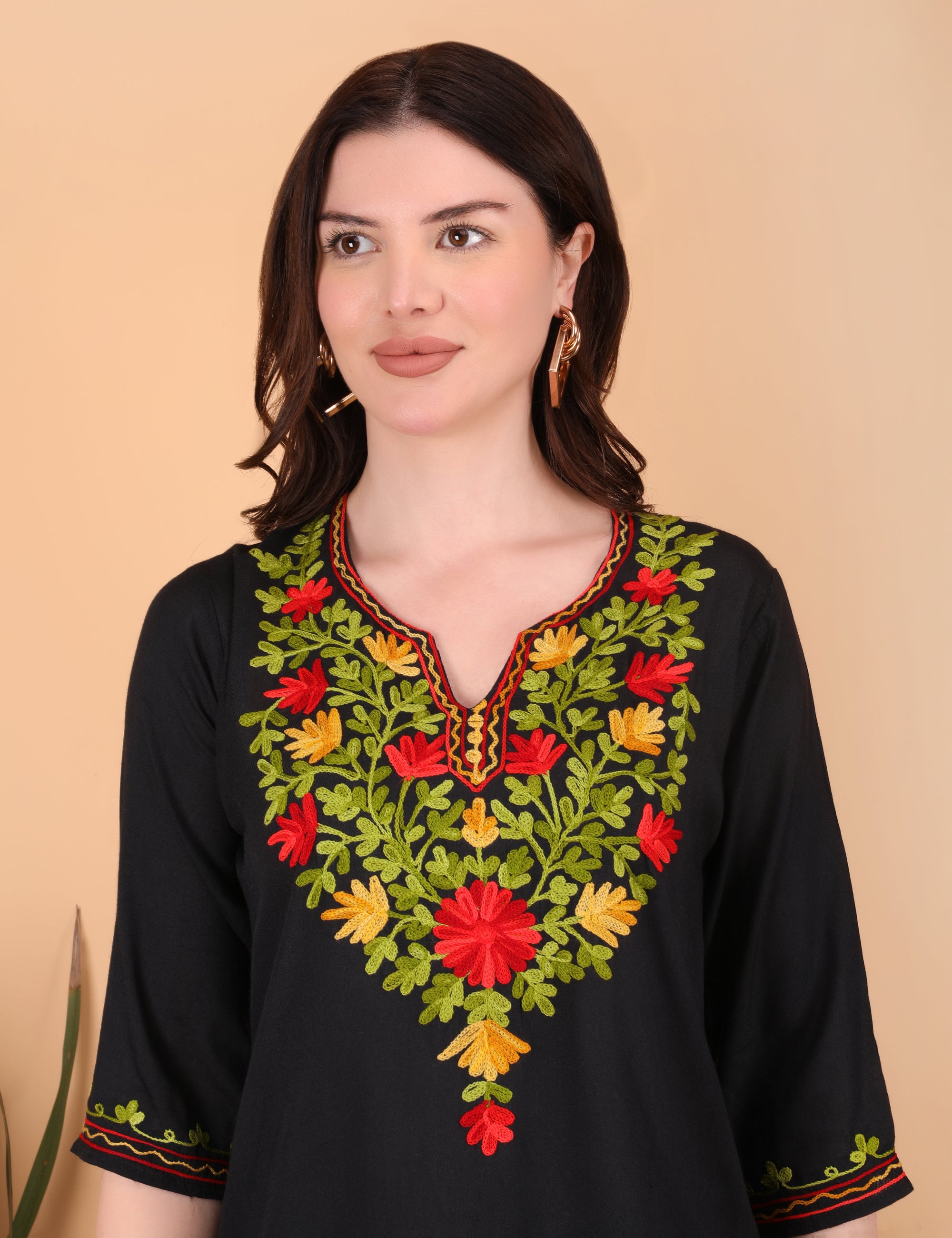 Women Ryon Kashmiri Embriodered Short Regular Fit Kurti
